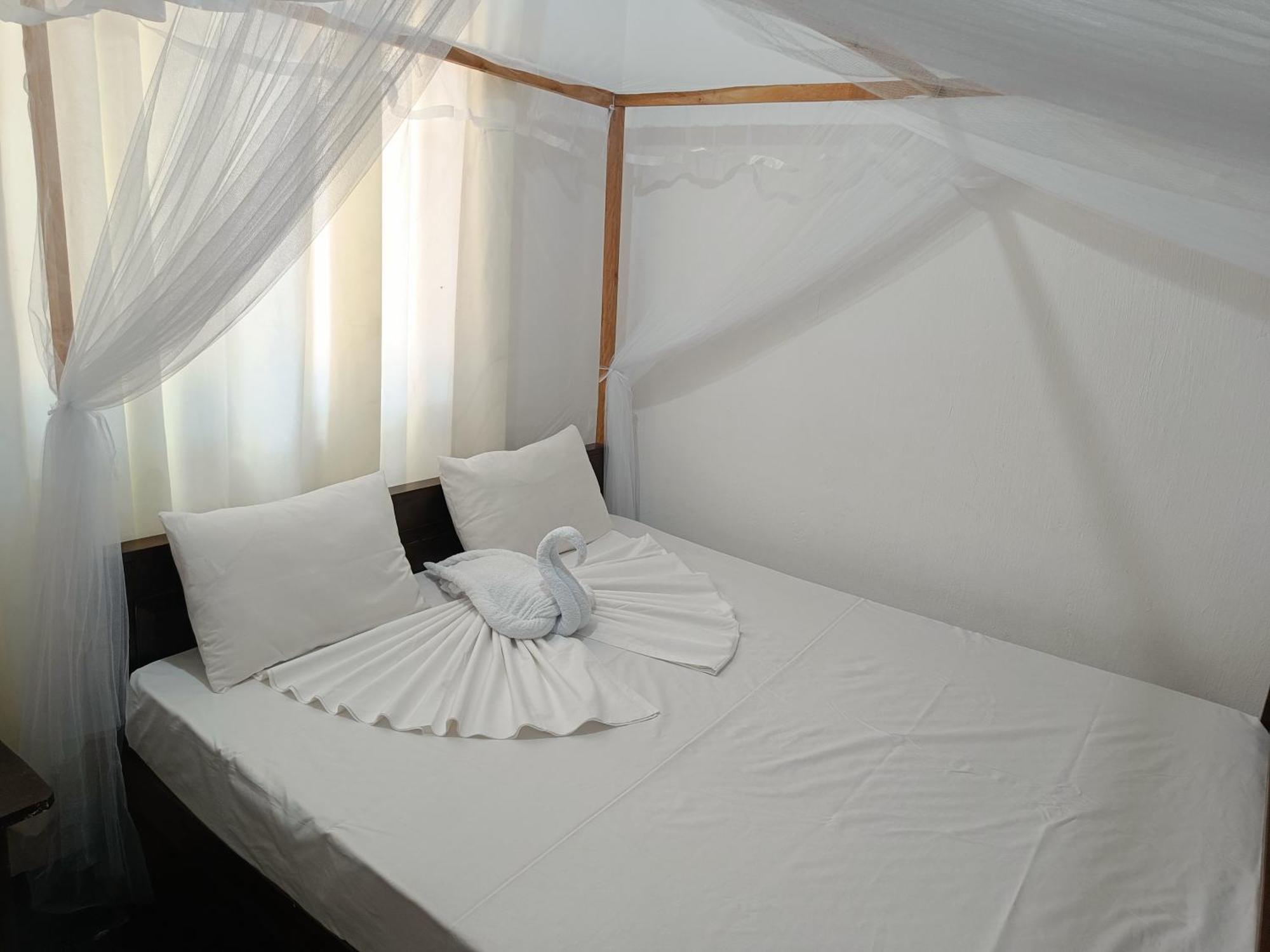 Hotel Kingly Aroma Arugam Bay Habitación foto